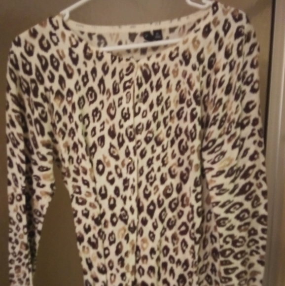 4 Cardigans - Picture 5 of 8